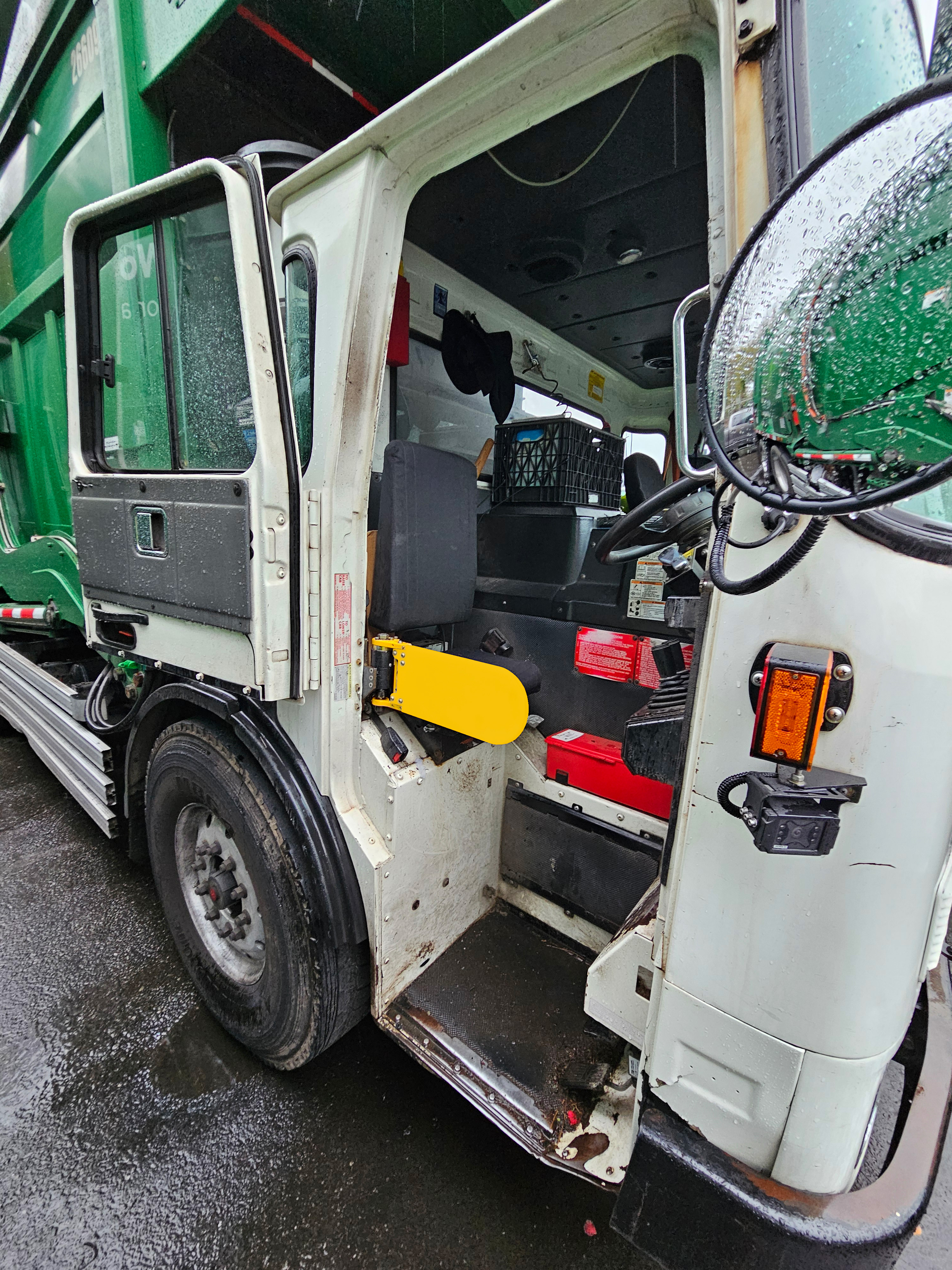 refuse truck rhd