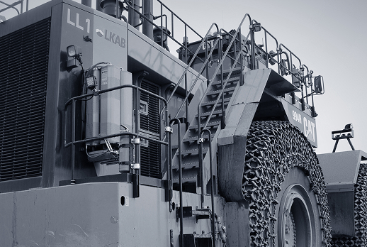 Heavy-duty mining vehicle
